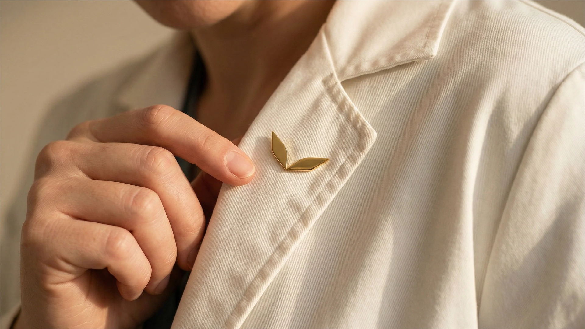 Hand adjusting the Livser pin