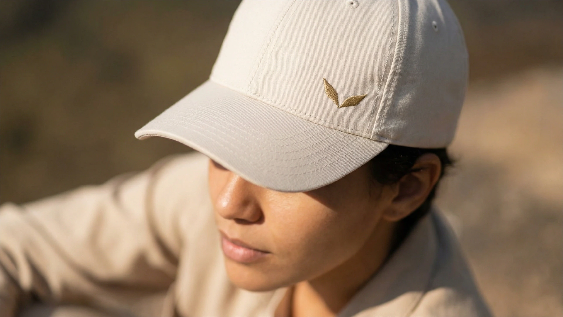 Cap with the Livser symbol