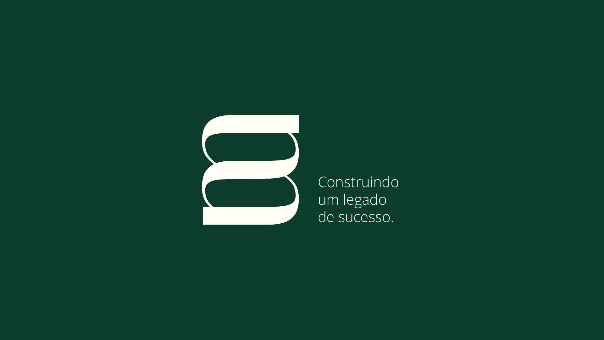Megah symbol with “Construindo um legado de sucesso.” (Building a legacy of success.)